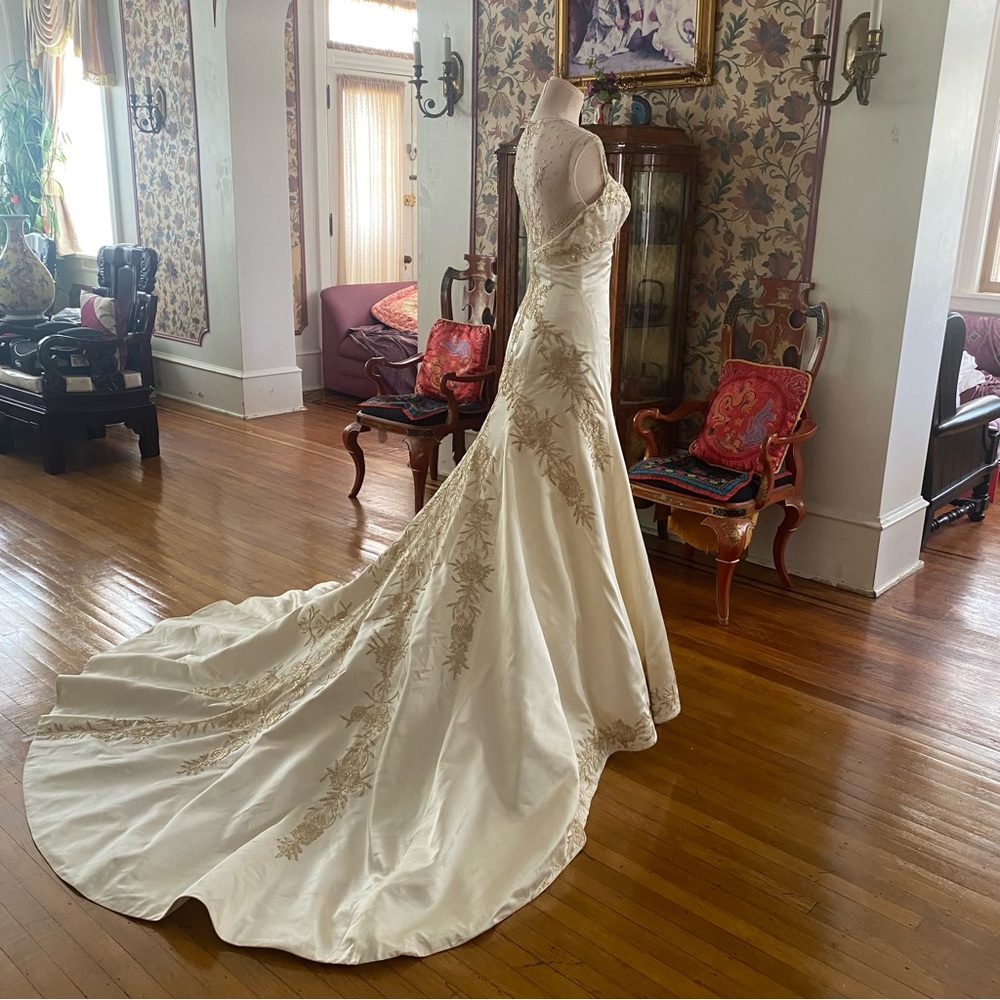 Reem Acra Ivory Satin Bridal Gown with Gold Embroidery and Long Train - Picture 3 of 17